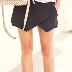 Zara asymmetric skort (black)